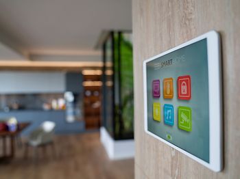 Smart Home Tablet Wohnzimmer 