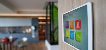 Smart Home Tablet Wohnzimmer 