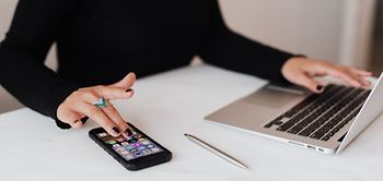 Smartphone Handy App remote work Homeoffice