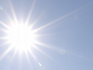 Sonnenstrahlung: Haut und Augen sind gefährdet