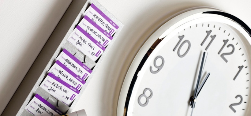 Stechuhr, Zeitkontokarten, kleine Warnschilder