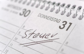 Steuertermin markiert im Kalender zum Stichtag