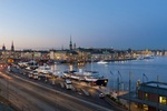 Stockholm Hafen Royal Seaport bei Dämmerung