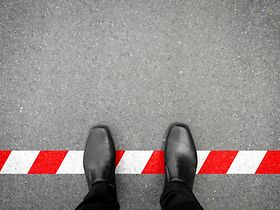 Stop_rote Linie_Grenze