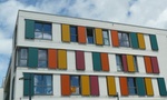Studentenwohnheim bunte Fassade 