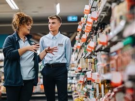 Supermarkt Manager schult