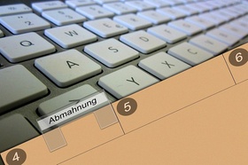 Tastatur Keyboard Reiter Abmahnung