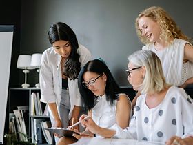 Team Besprechung Meeting Brainstorming Lernen