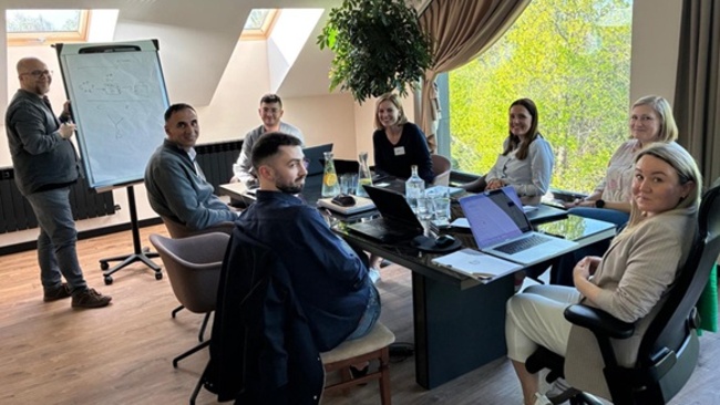 Wer hat Interesse an Beratung von internationalen Controlling-Experten? Und das honorarfrei!