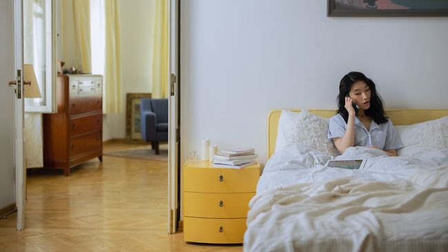 Telefon Handy Krank Krankschreibung Bett