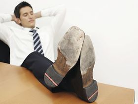 Tipp 6: Machen Sie es sich am Schreibtisch gemütlich. 