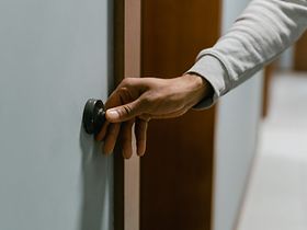 Türklingel Klingel klingeln Besuch Hausbesuch