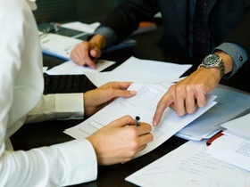 Vertrag Unterschrift