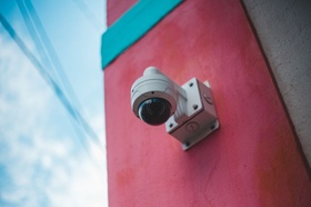Videoüberwachung Überwachungskamera Haus Gebäude Außenwand