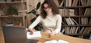 Gilt Fern­unterrichts­schutz­gesetz für digitale Lernangebote?