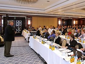 Vollbesetztes Plenum bei der Big-Data-Konferenz