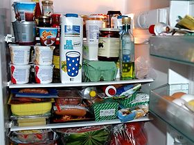 Voller Kühlschrank