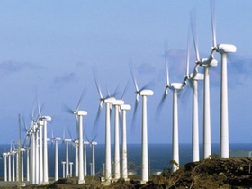 Windkraftpark mit Windrädern