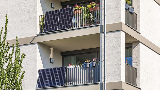 wohnanlage_mehrfamilienhaus_photovoltaik_balkon