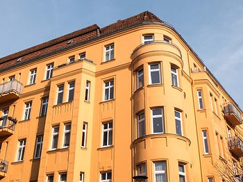 wohnfassade_altbau_eckhaus_bestand