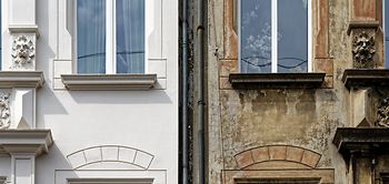 wohnfassade_altbau_saniert_unsaniert_vergleich