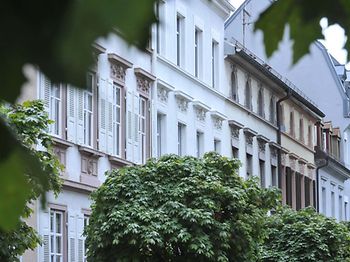 wohnumfeld_Altbau_strassenbegrünung
