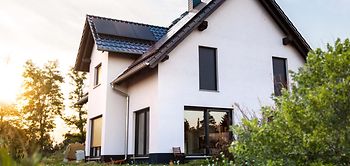 wohnumfeld_einfamilienhaus_photovoltaik_dach
