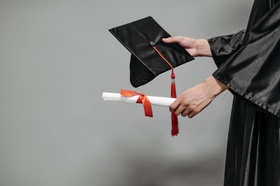 Zertifikat Abschluss MBA Graduation Bachelor Master Studium