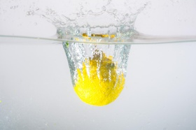 Zitrone Wasser Bremse Dynamik