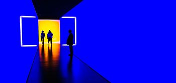 Zukunft Menschen im Gegenlicht